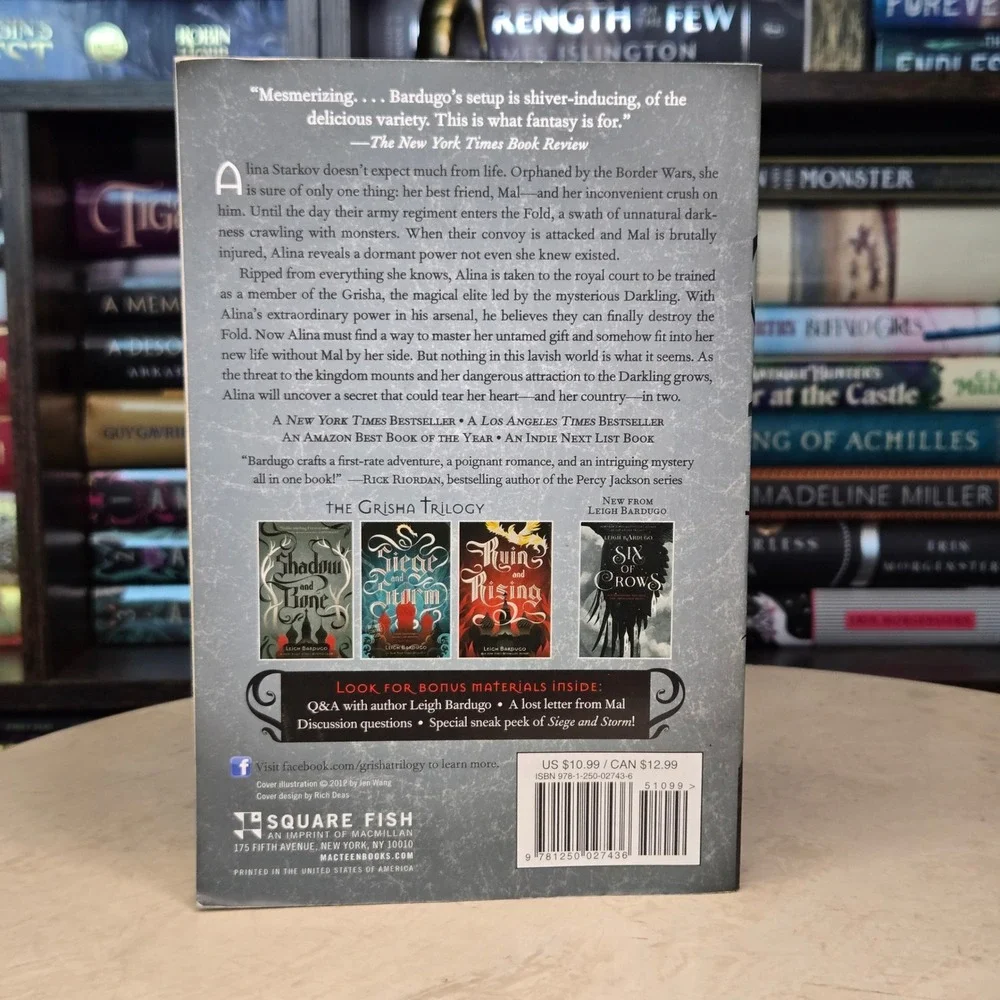Shadow and Bone by Leigh Bardugo *OOP Original Cover* Grishaverse